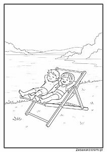 Dzieci na plaży, fale oceanu, góry w oddali