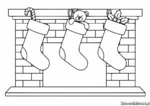 Kolorowanka Skarpetki na prezenty przedstawia kominek z trzema skarpetkami