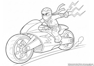 Kolorowanki do druku Ninjago z dynamiczną postacią na futurystycznym motocyklu z błyskawicami